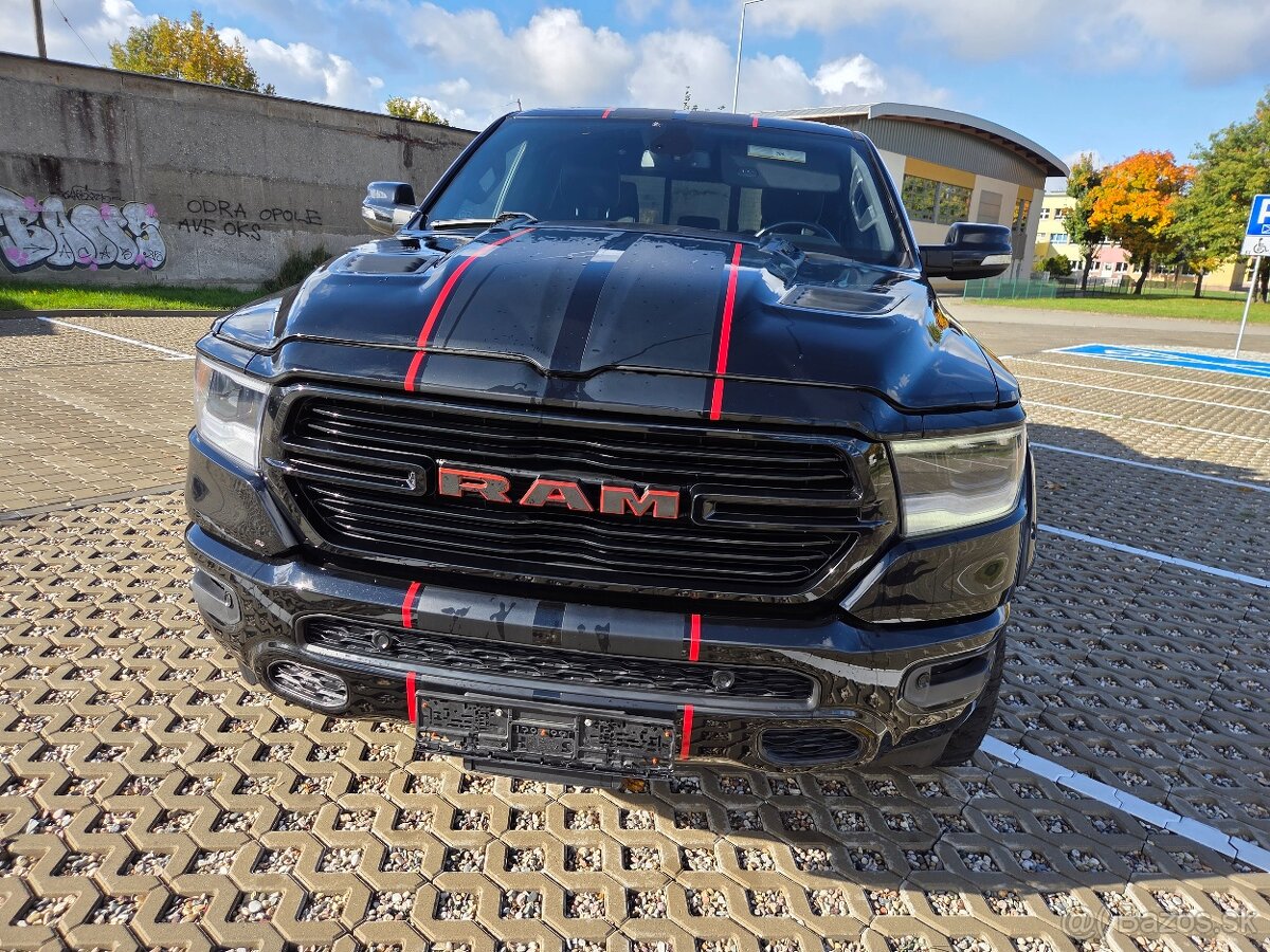 DODGE RAM LARAMIE 5.7 HEMI 4X4 HARMAN PANORAMA