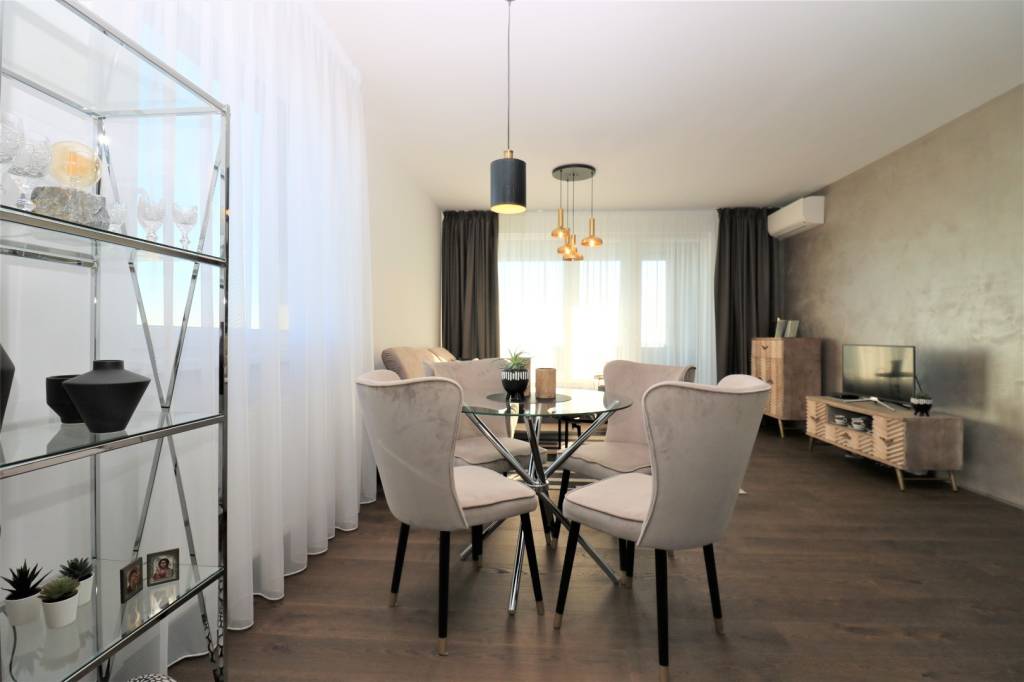 PRENÁJOM - Exkluzívný 3-izbový byt na najvyššom podlaží, FUX