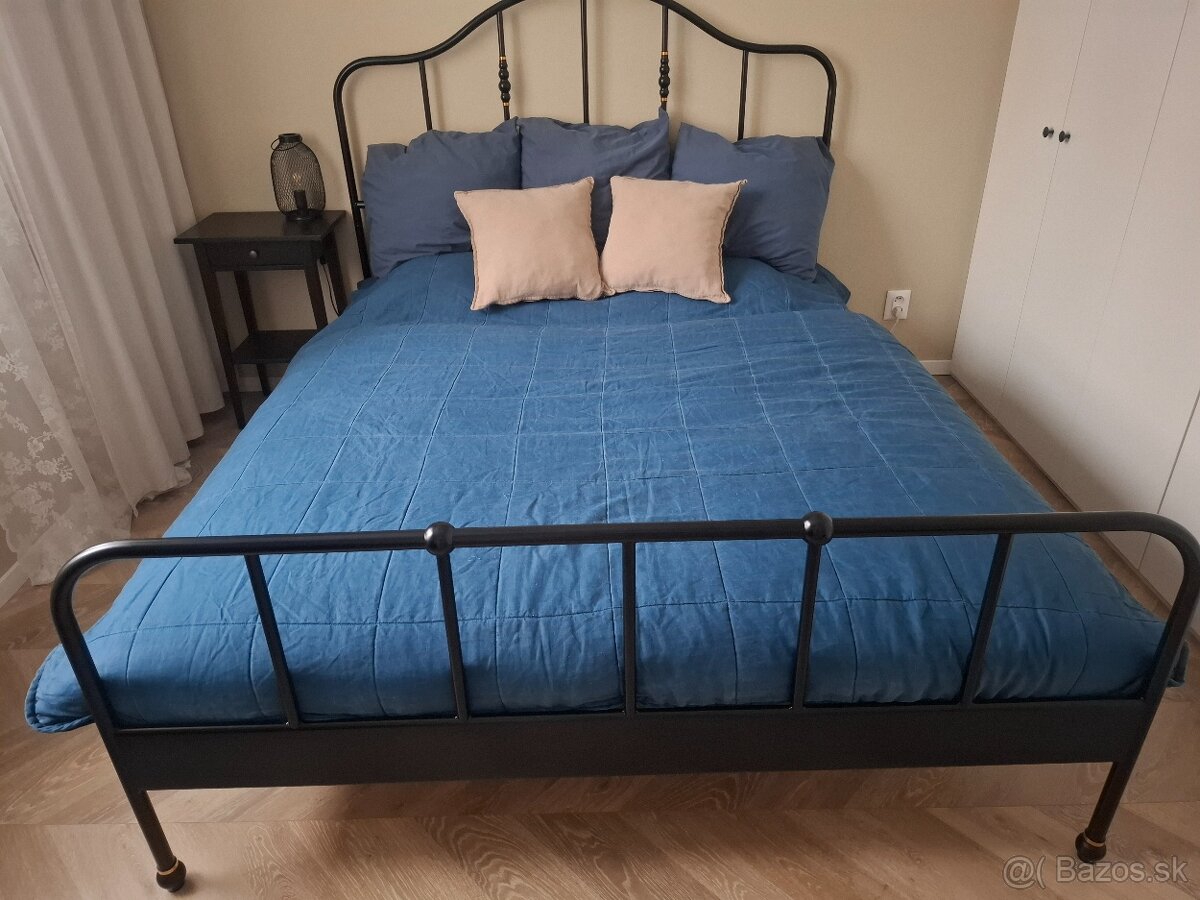 Kovová posteľ Ikea