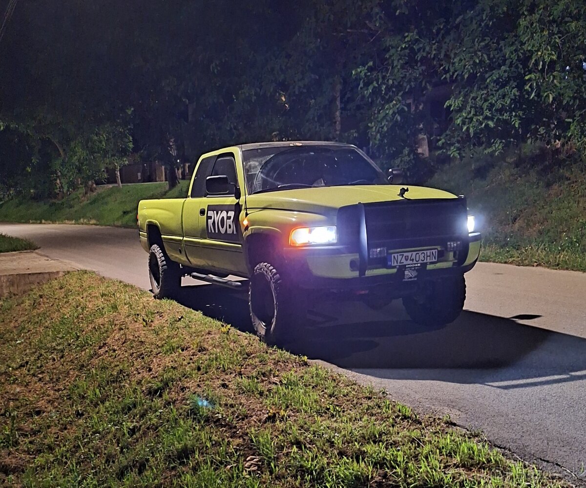 Dodge RAM 2500 8.0 V10 4x4