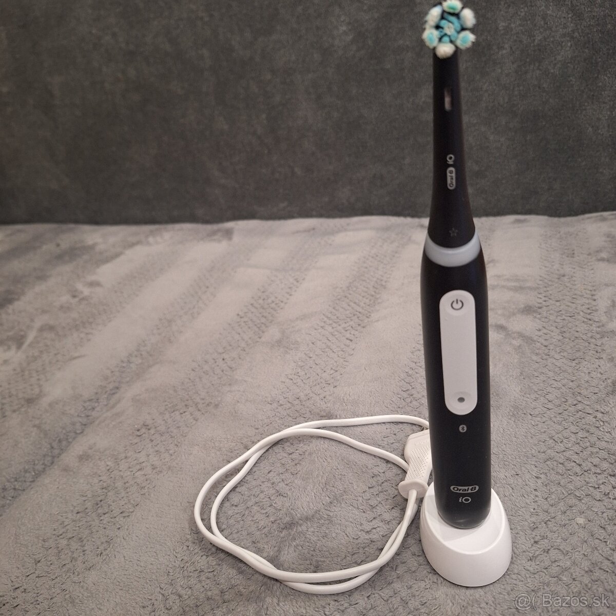 Elektrická zubná kefka Oral-B iO Series 4 (Matt Black)