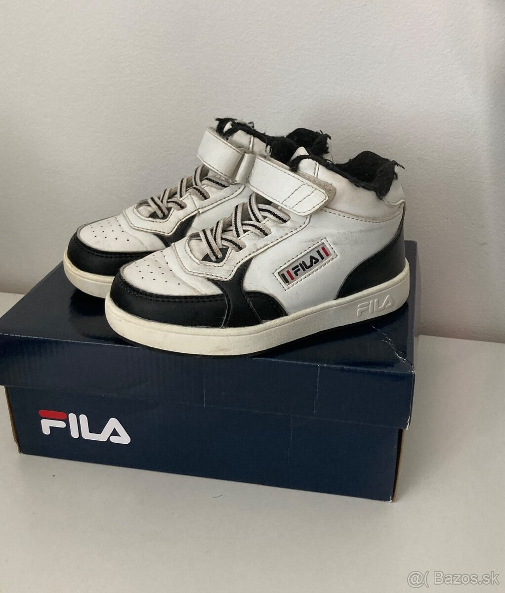 Teplé tenisky Fila, veľkosť 26