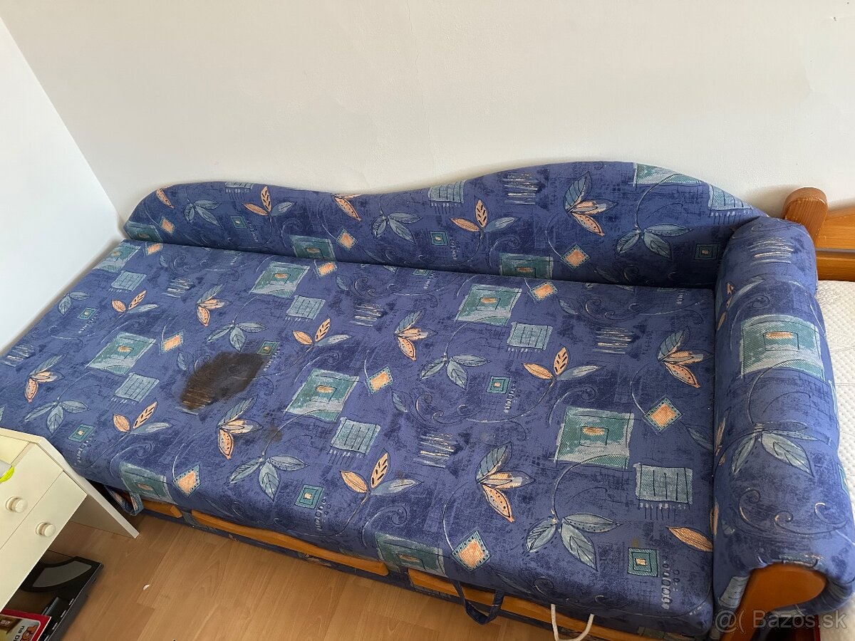Rozkladacia postel a pohovka v jednom