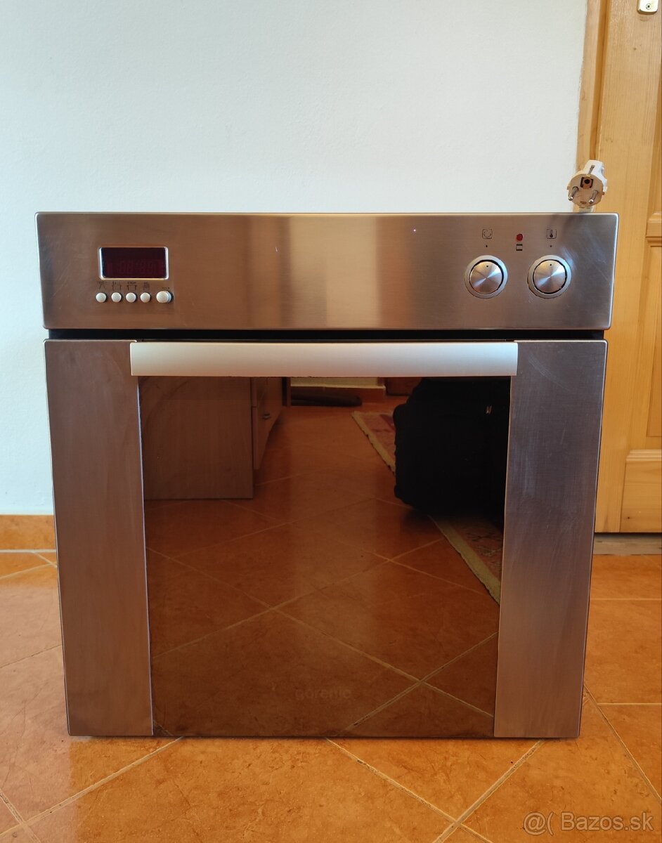 Multifunkčná vstavaná rúra Gorenje B7570E