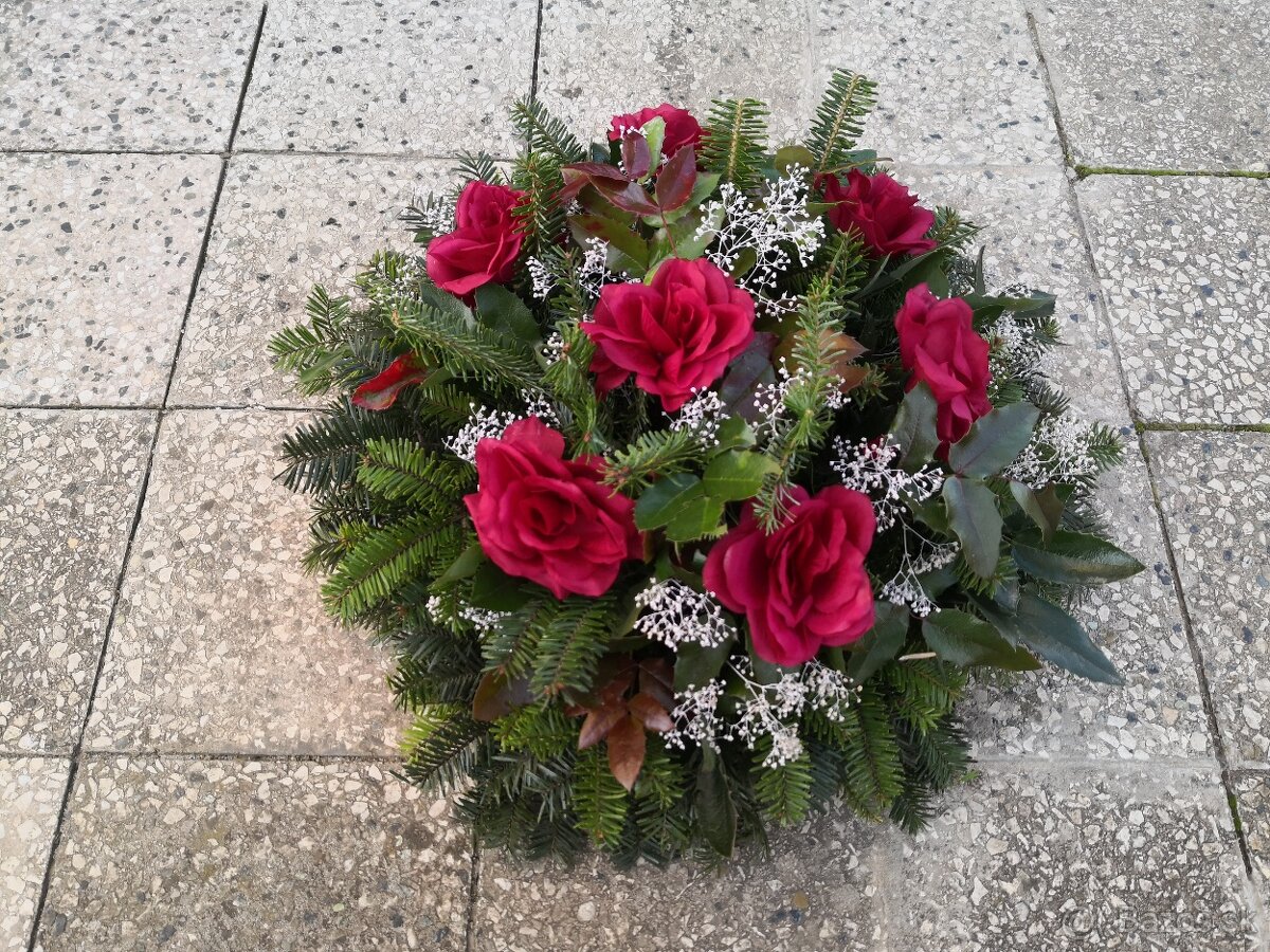 Tradičný plný vitý veniec na hrob, Dušičky