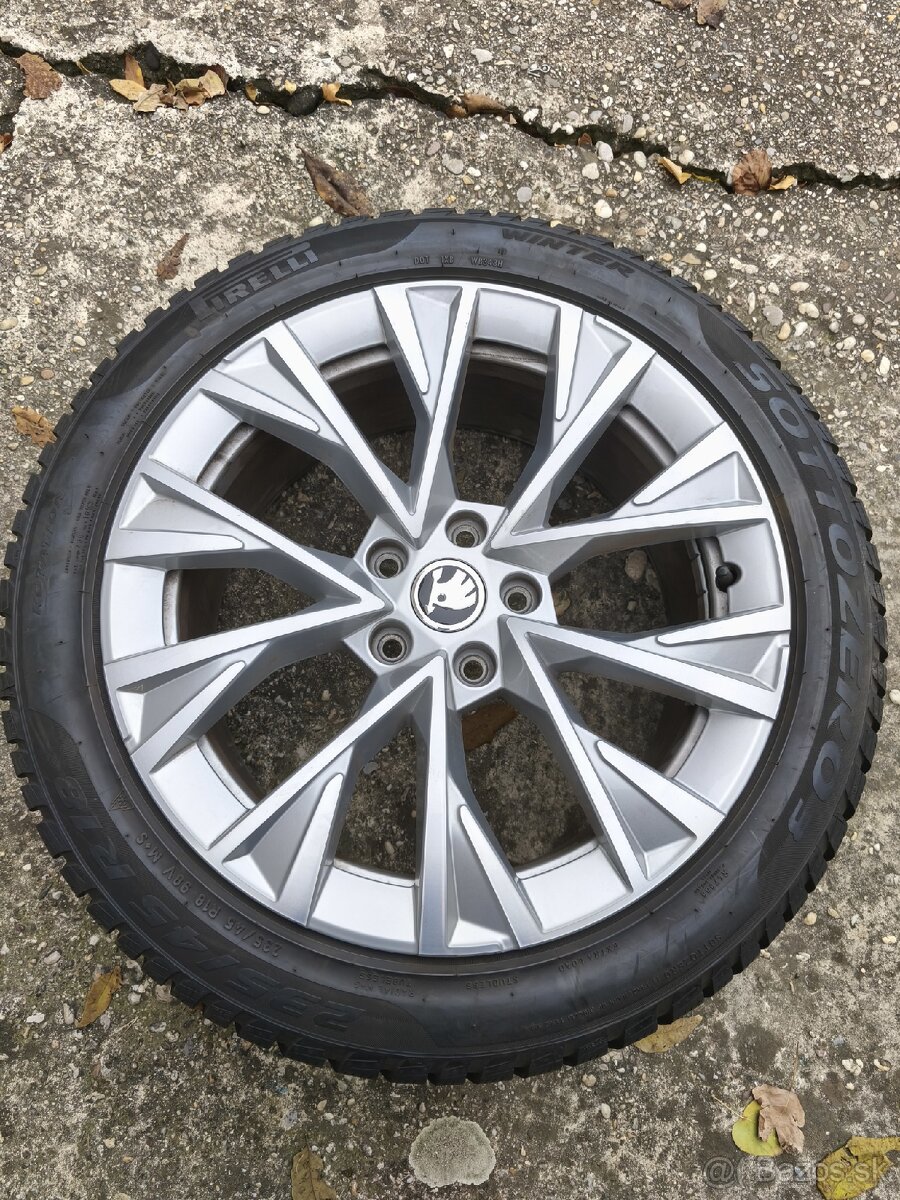 Zimné pneu 235/45 R18