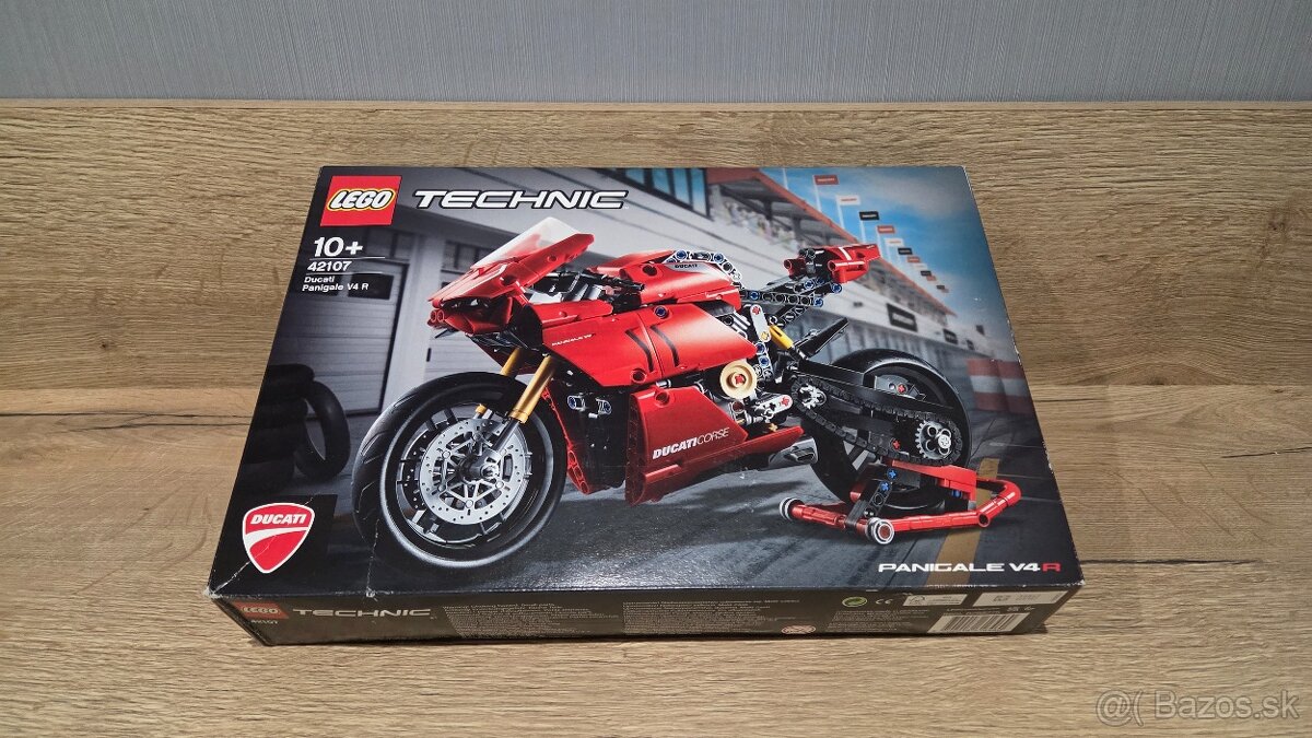 LEGO TECHNIC 42107 Ducati Panigale V4 R