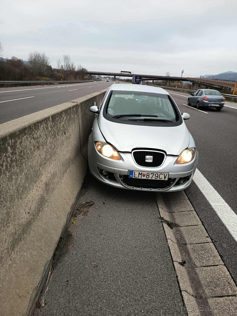 Seat Altea 1.9 tdi bxe rozredam na náhradné diely cena motor