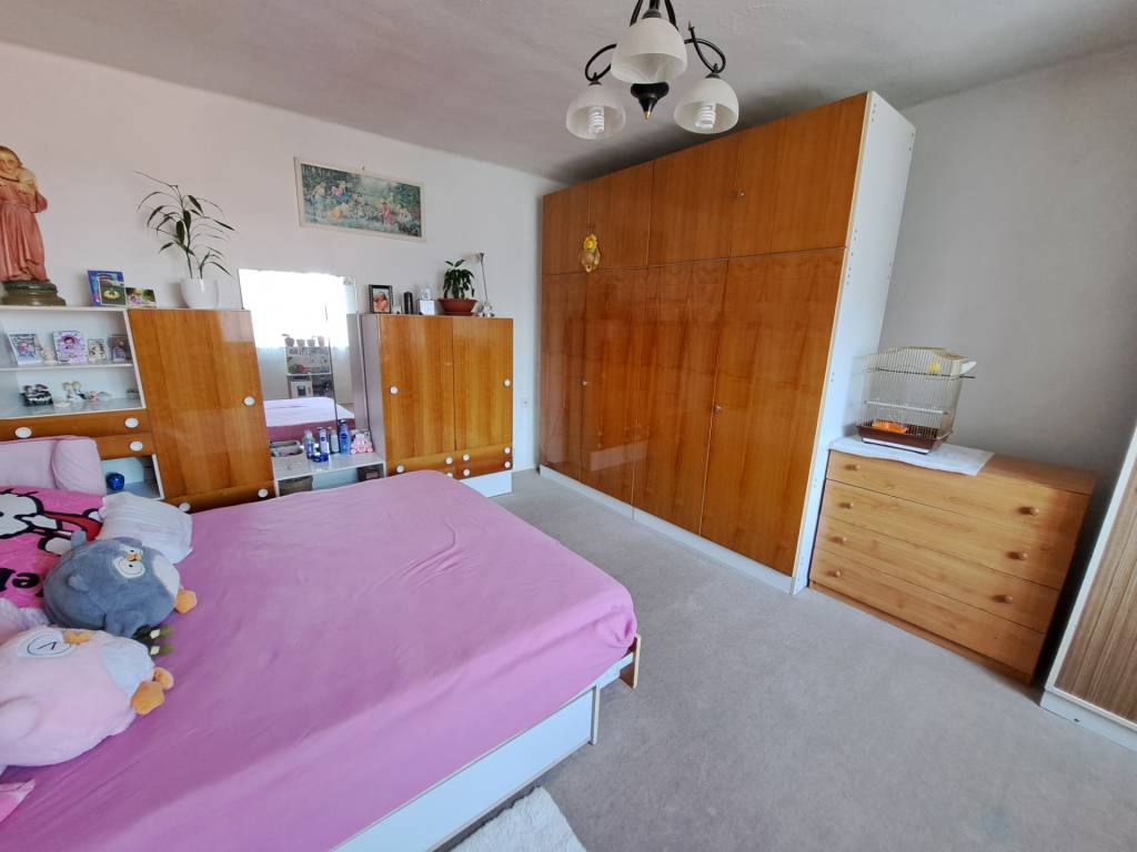 Predáme rodinný dom, pozemok 2.167 m2, Vráble - Dyčka, okr.