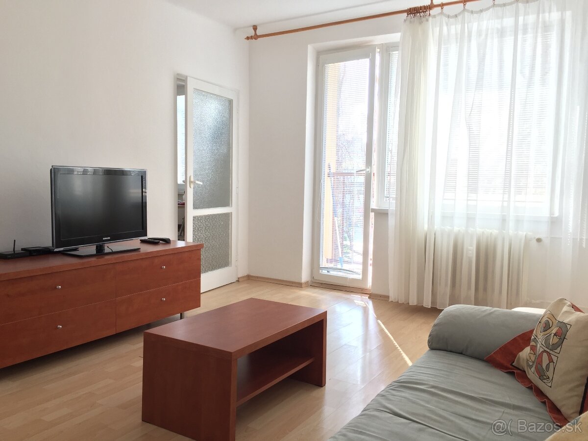 Prenajmem 1 izb.byt, KE-STARE MESTO