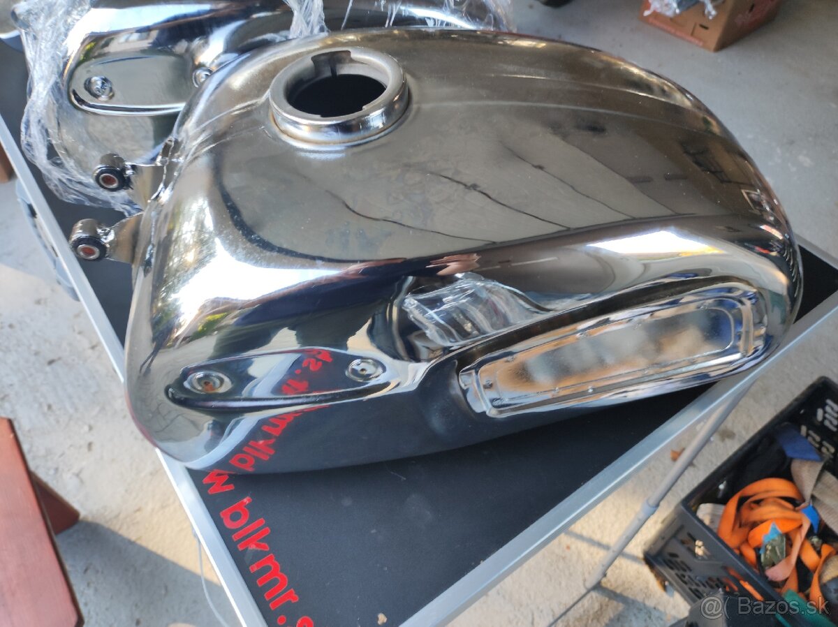 Nádrž Jawa California