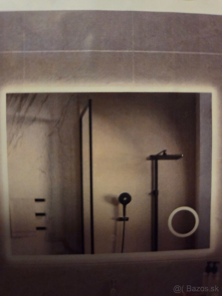 LED zrkadlo s podsvietením 100 x 80 cm