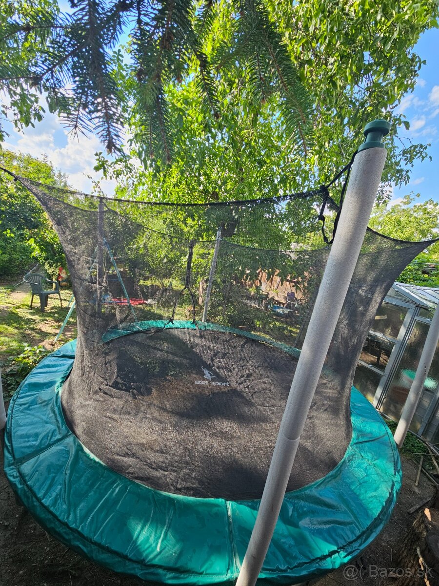trampolína