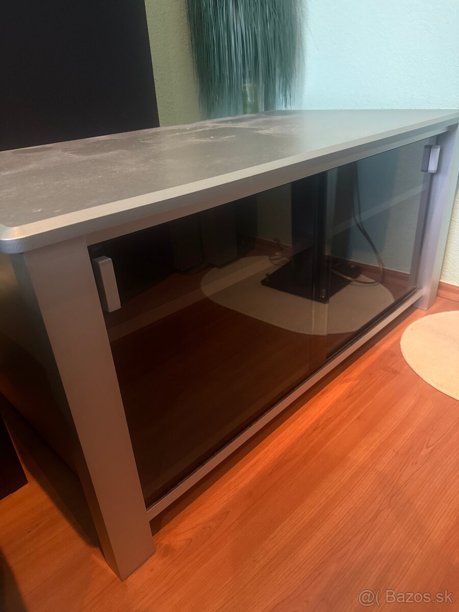 Stolik pod TV