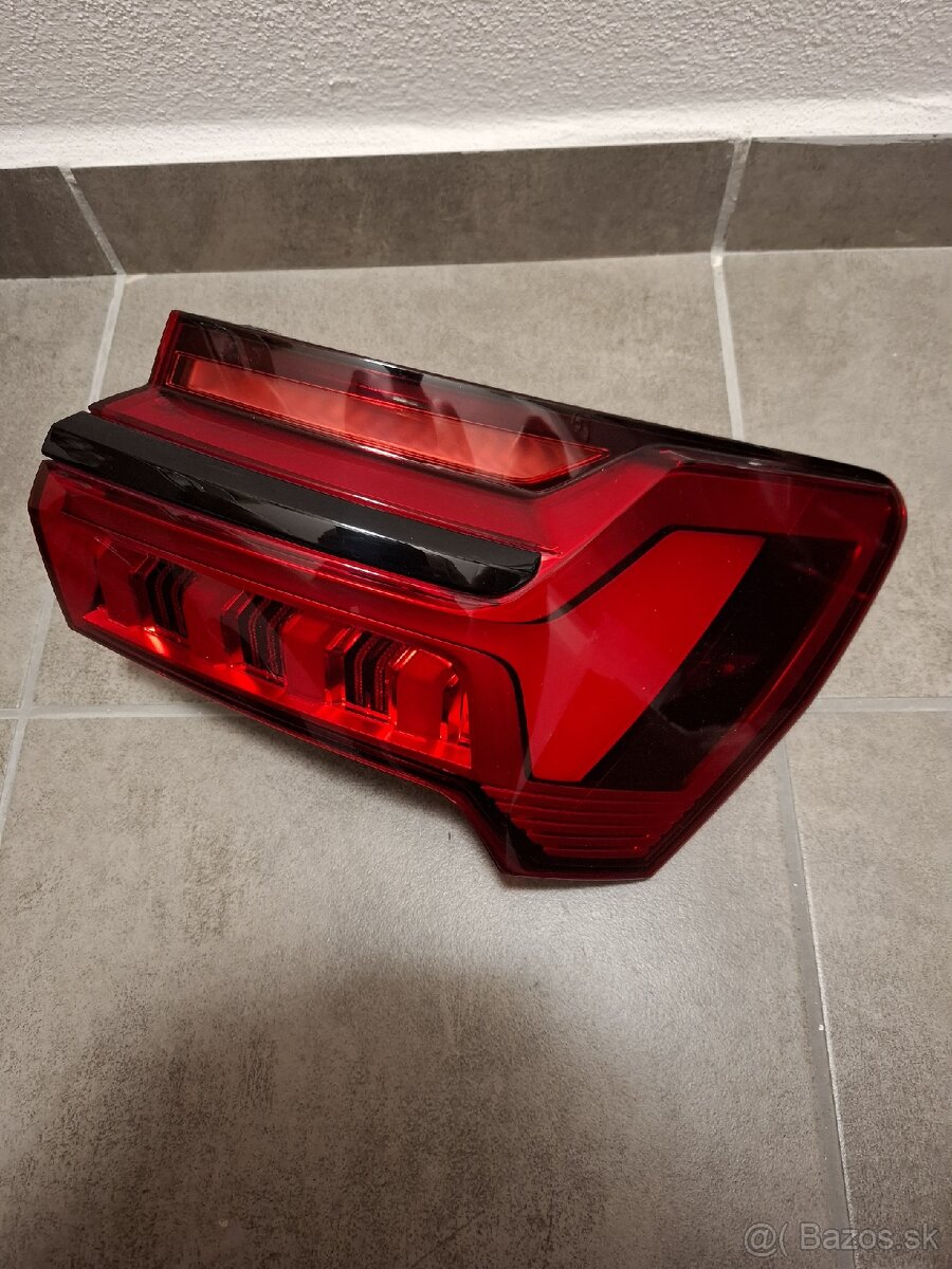 Zadne svetlo audi RS6