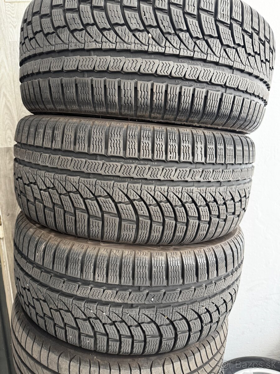 Nokian 225/40 R18