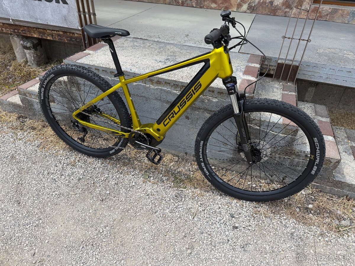 Crussis E-Largo 7.10 2025 900wh veľkosť 18”