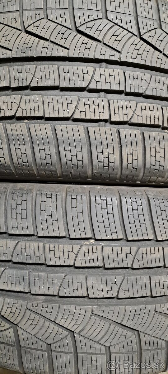 Predám 2ks pekné zimné 255/35r19-96V Pirelli