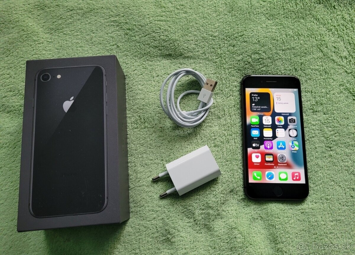Apple iPhone 8 64gb s príslušenstvom