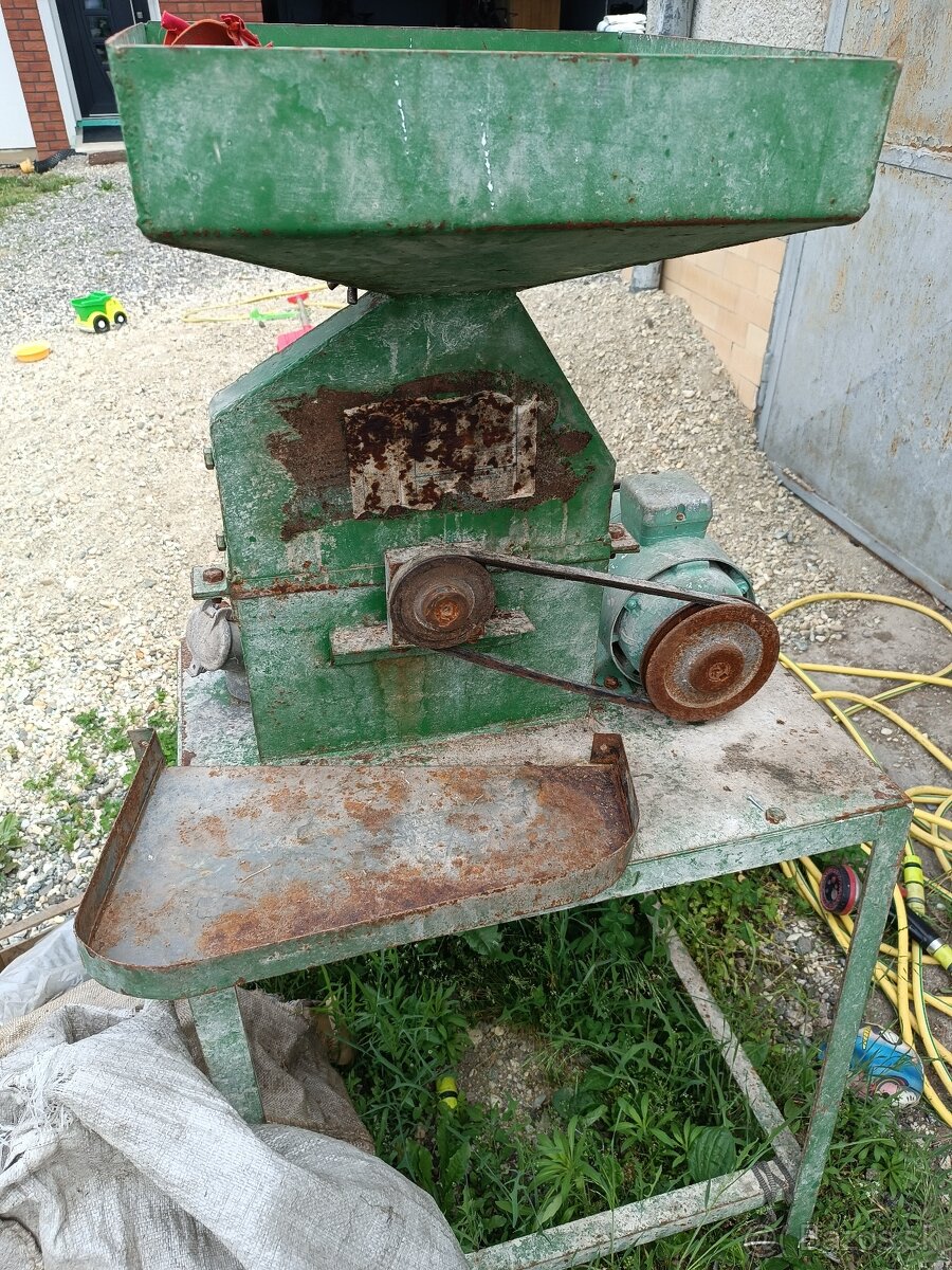 Kladivkový šrotovnik