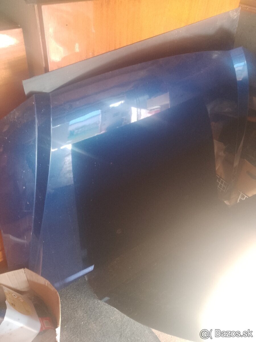 PREDNA KAPOTA FIAT STILO FARBA MODRA
