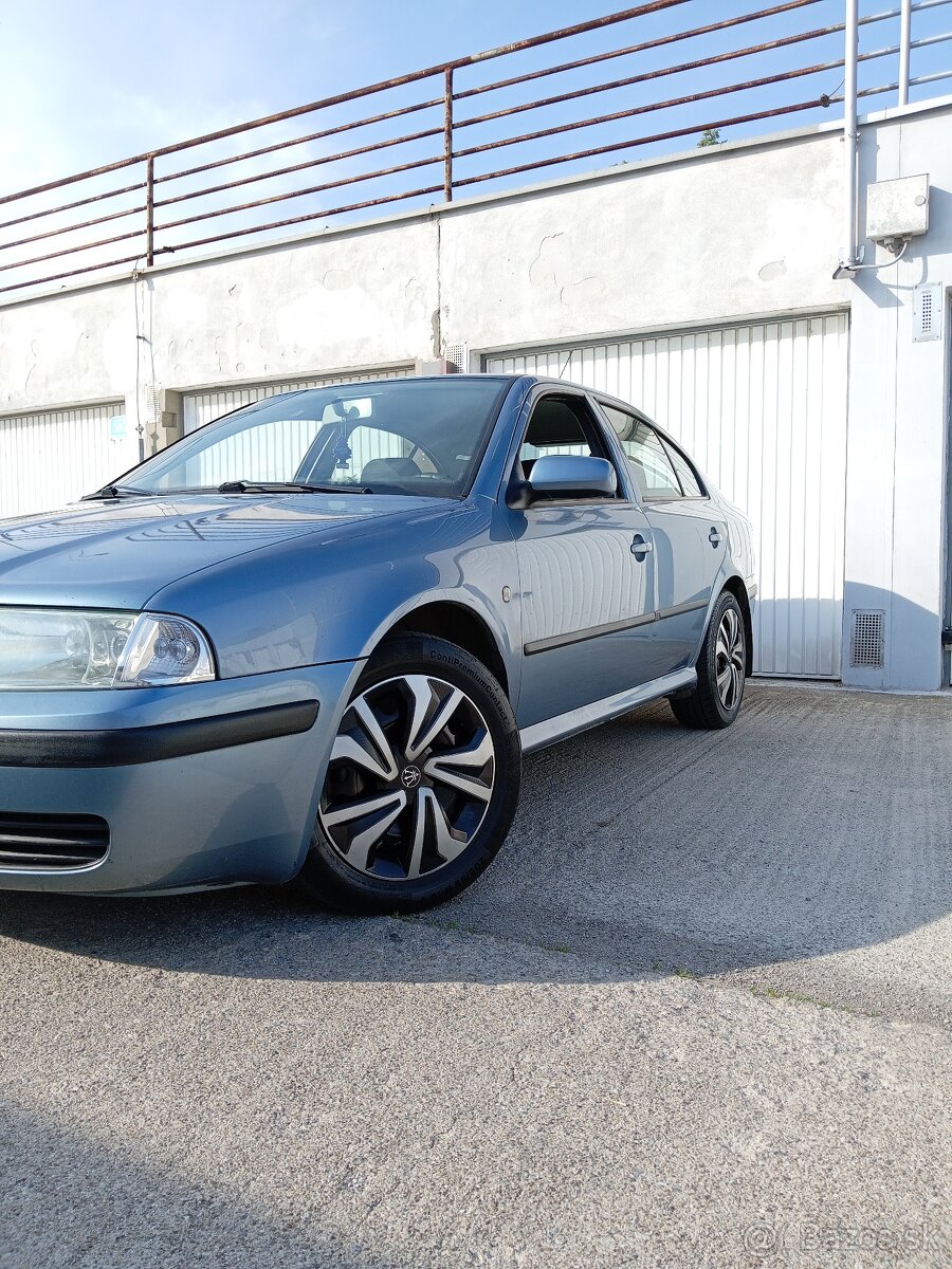 PREDÁM ŠKODA OCTAVIA TOUR 1,6 BENZIN,R2009,KUP.NA SLOVENSKU
