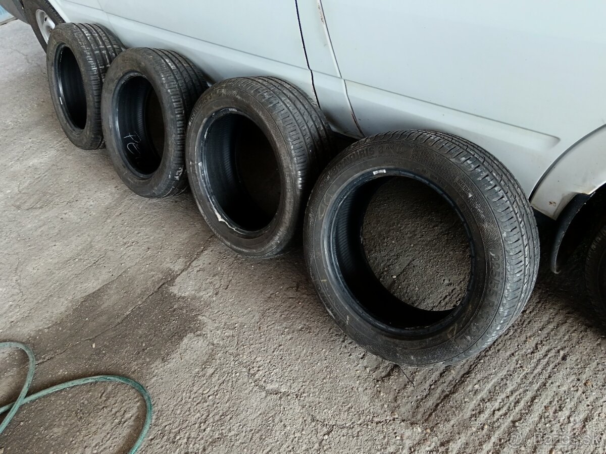 225/55 R17 Y XL