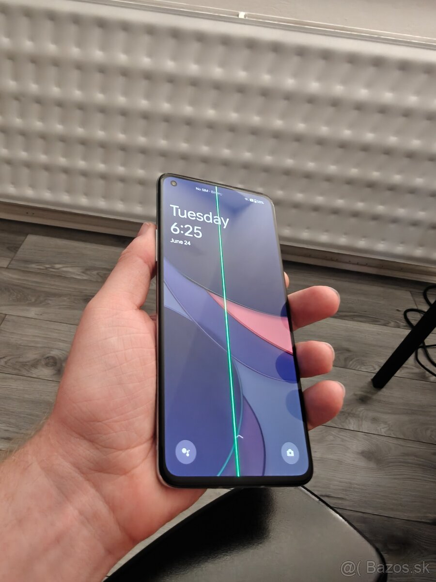 Oneplus 8T 8/128GB 100% funkčný ale má zelenú čiaru