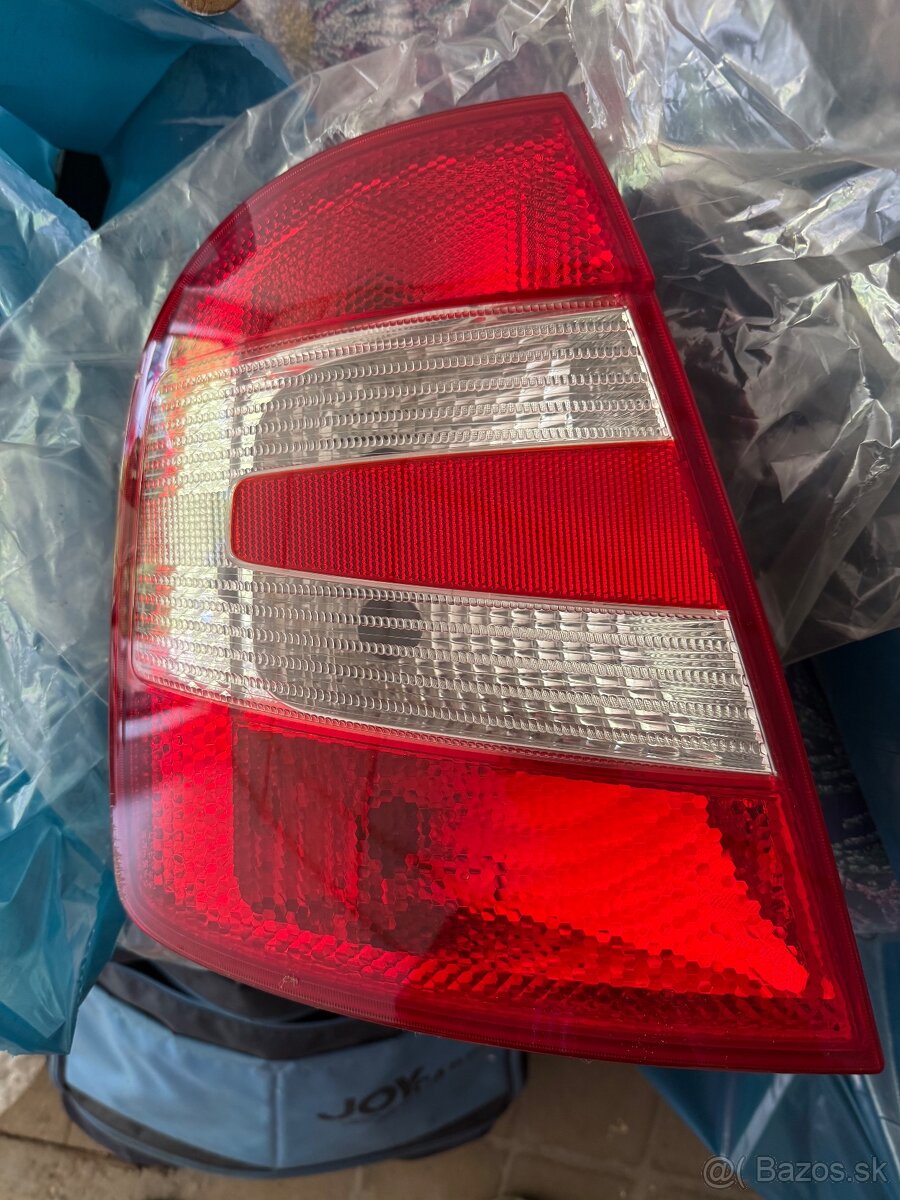 Predám zadné svetlo ľavé škoda Fabia 1
