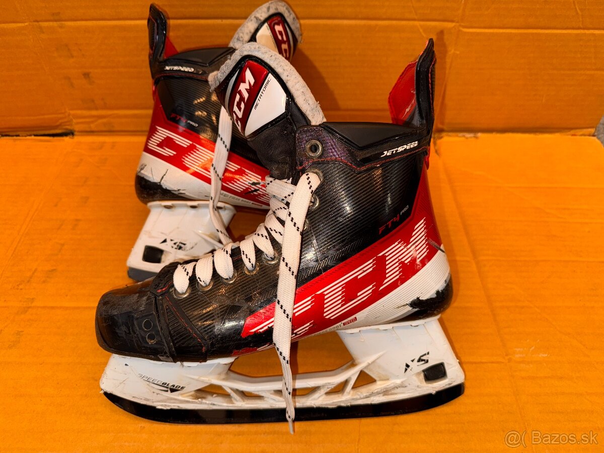 BRUSLE CCM JETSPEED FT4 PRO, vel, 42,5/8 R