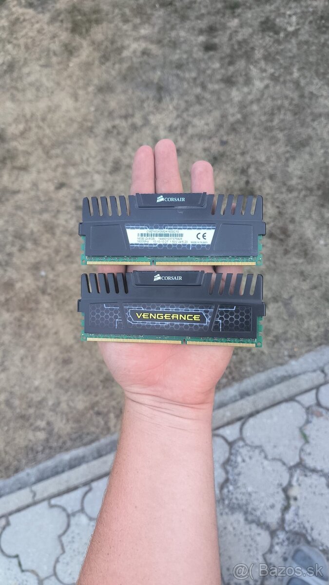 16GB DDR3 Corsair
