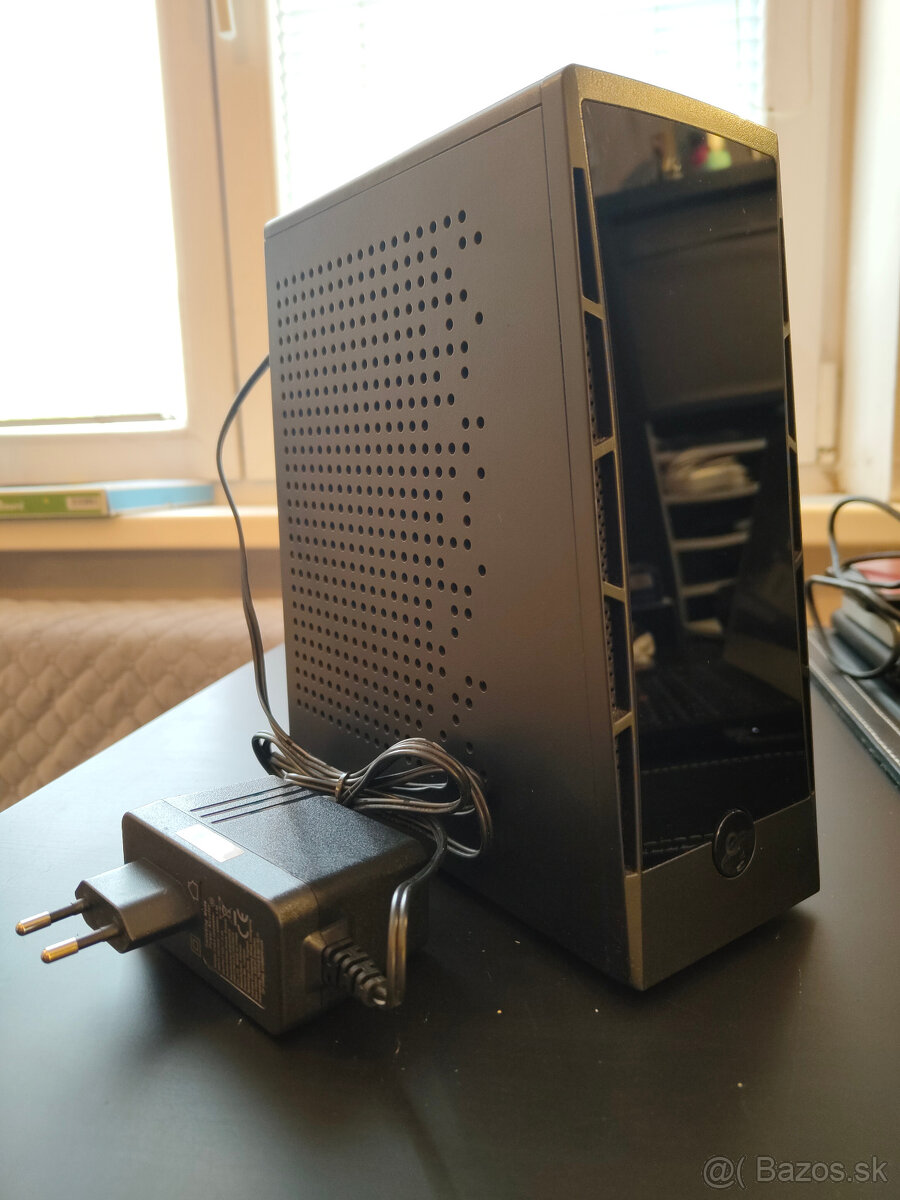 O2 Smart Box – router + Wi‑Fi, originálny adaptér