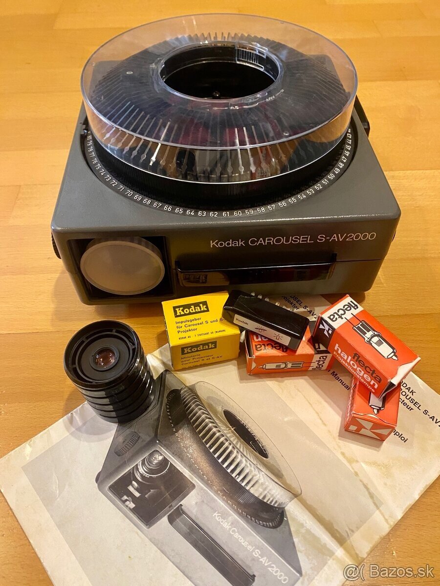 Kodak Carousel S-AV2000 diaprojektor + príslušenstvo