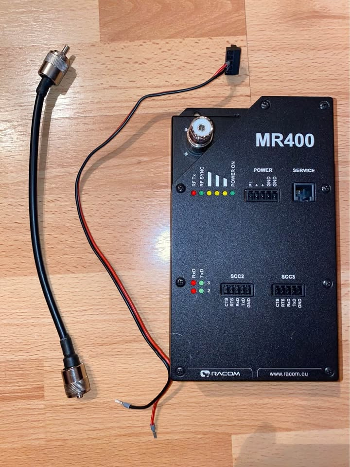UHF/VHF zosilňovač signálu RACOM PROFI MR400