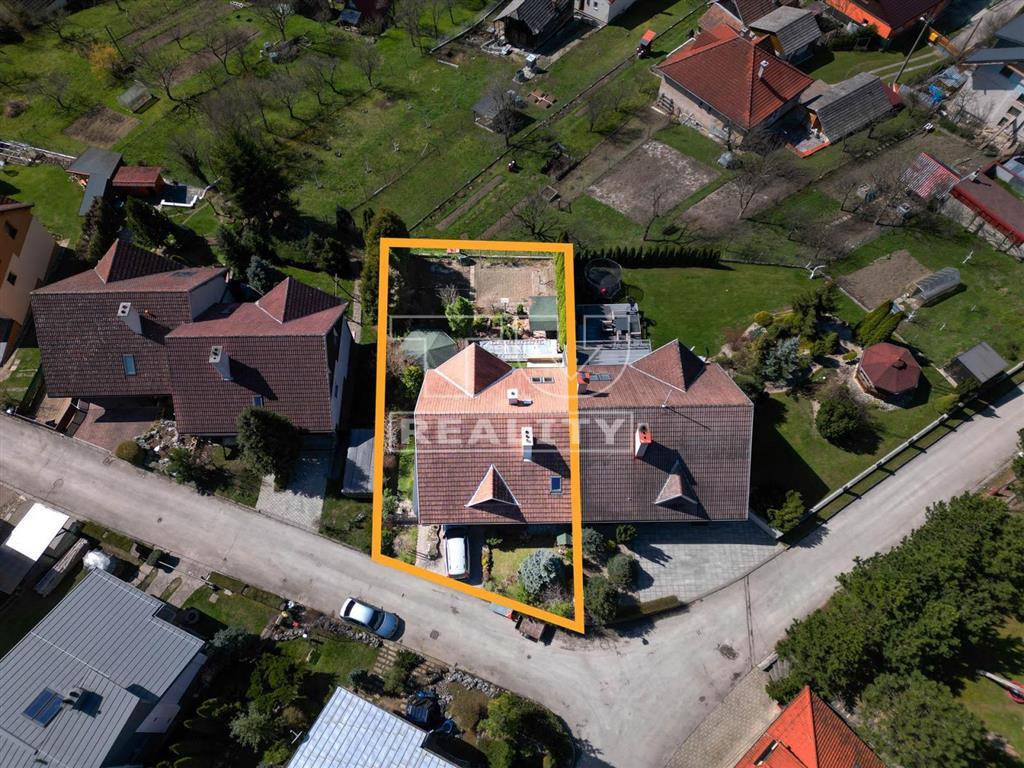 3 PODLAŽNY RODINNÝ DOM, LIETAVSKÁ SVINNÁ, VÝMERA 479m2
