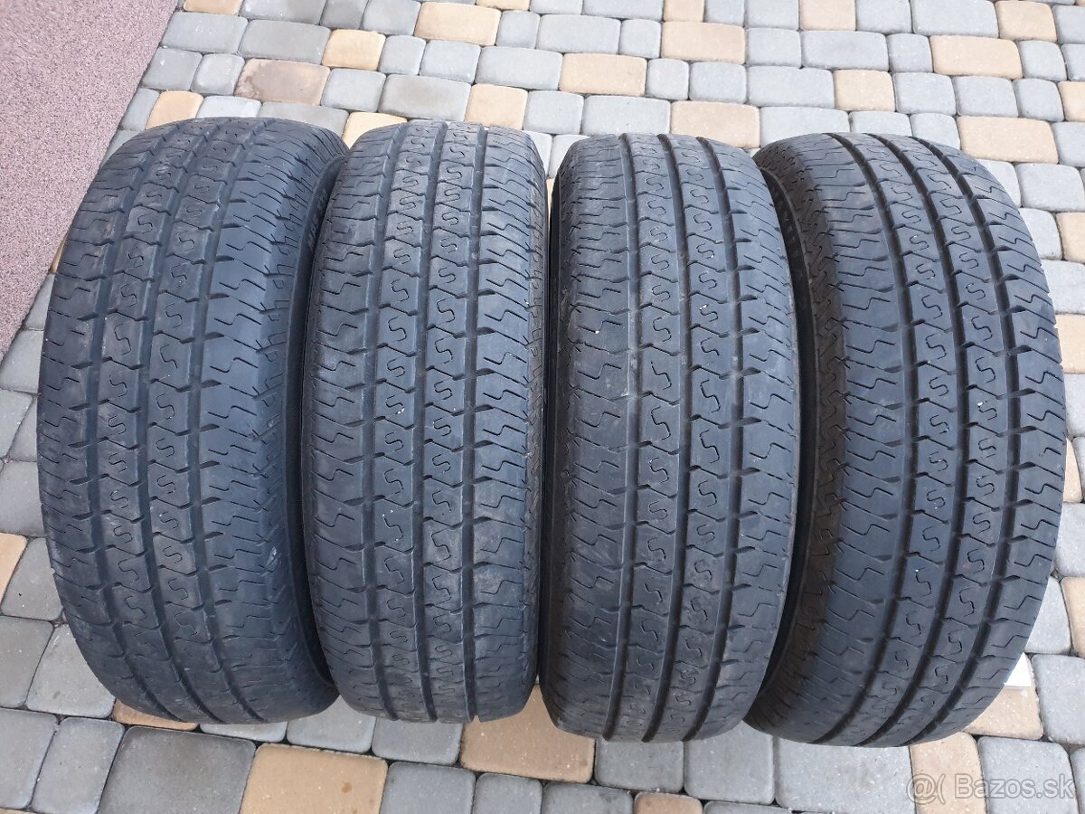 205/65R16 C 107/105T letné pneumatiky