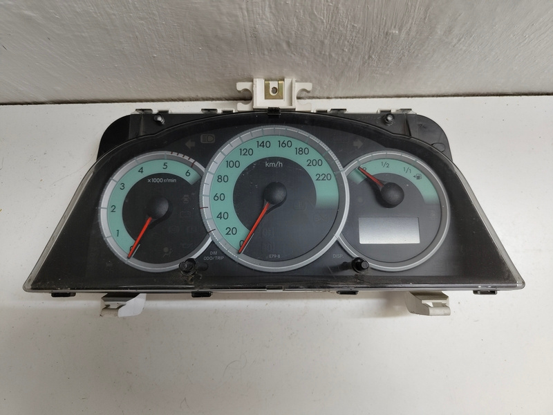 tachometer Toyota Corolla Verso 83800-0f060-L 40€