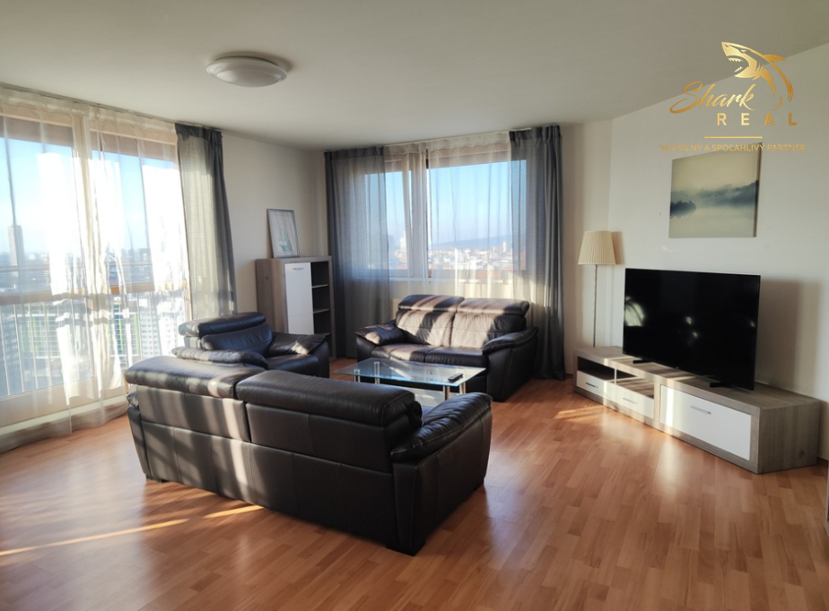 VEĽKOMETRÁŽNY dvojizbový byt s terasou