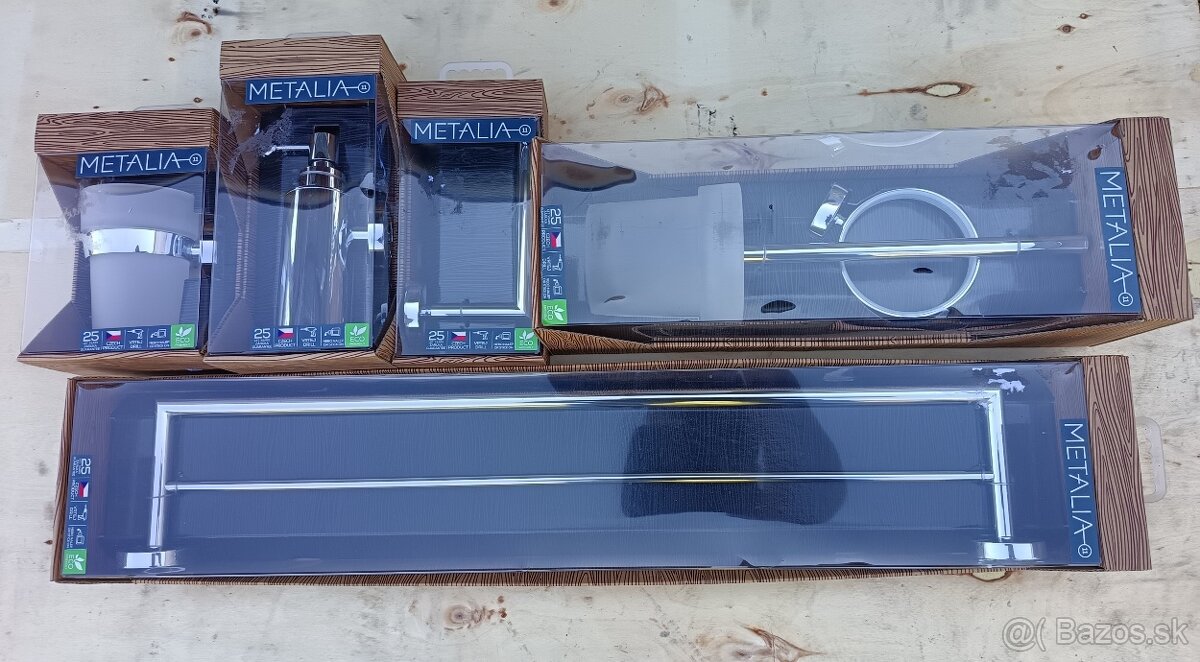 Súprava kúpeľňových doplnkov