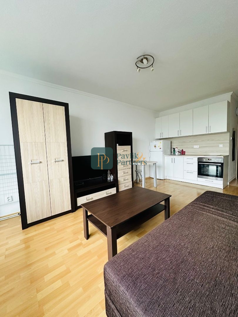 Prenájom zariadená garsónka, 25m2, Chrenová, balkón