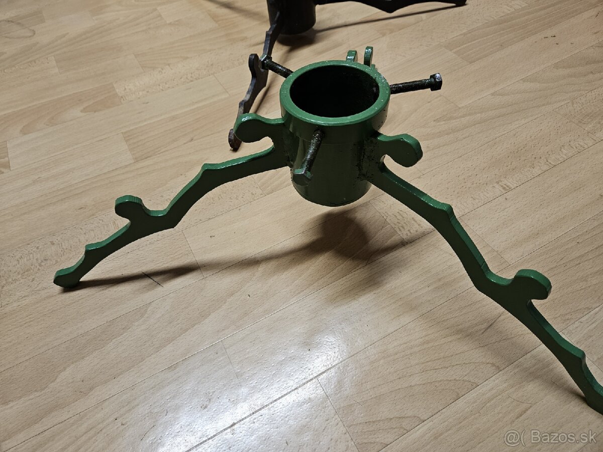 Stojan na vianočný stromček