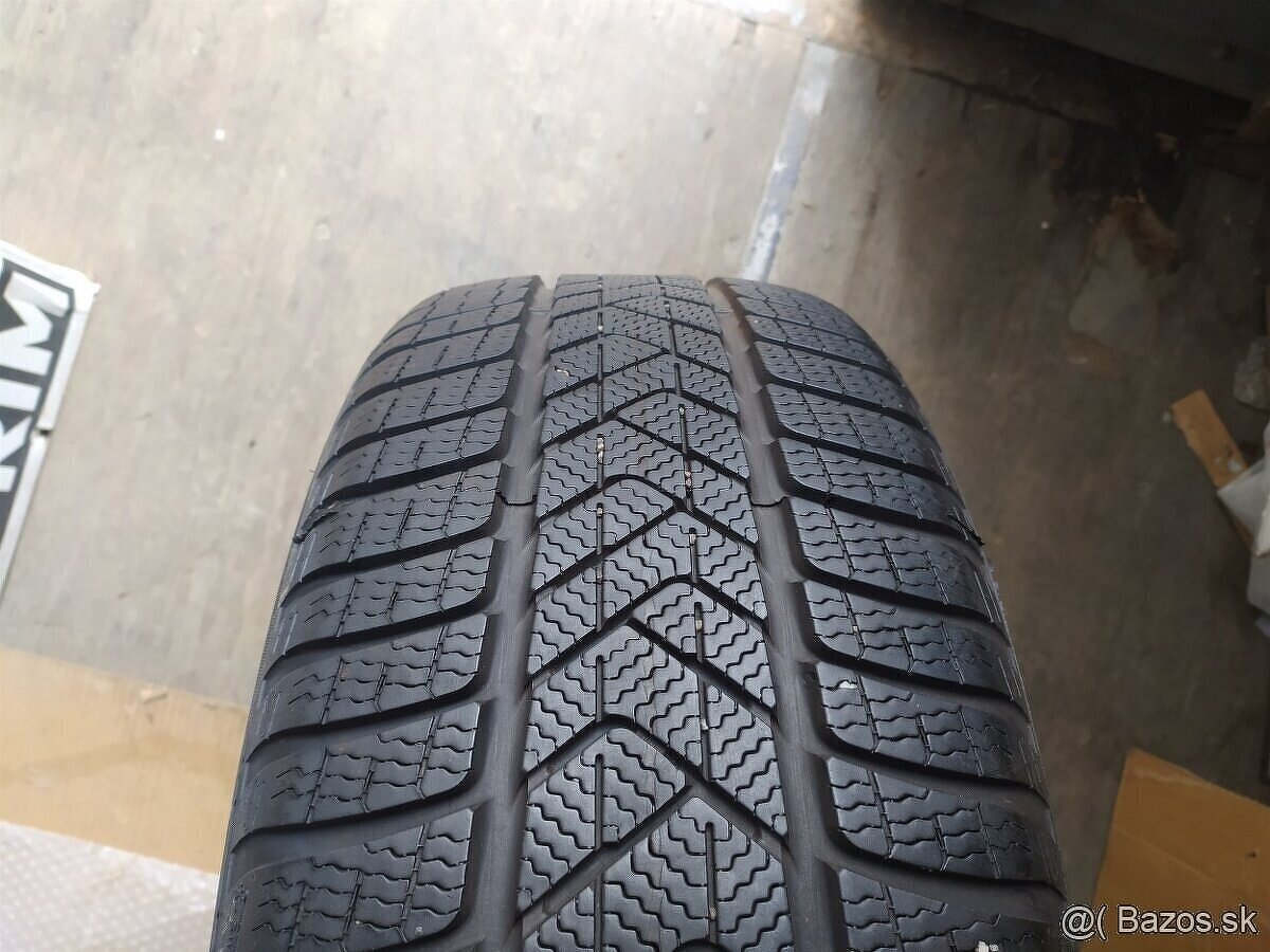 Zimné pneu Pirelli Sottozero 3 225/55 R18 XL