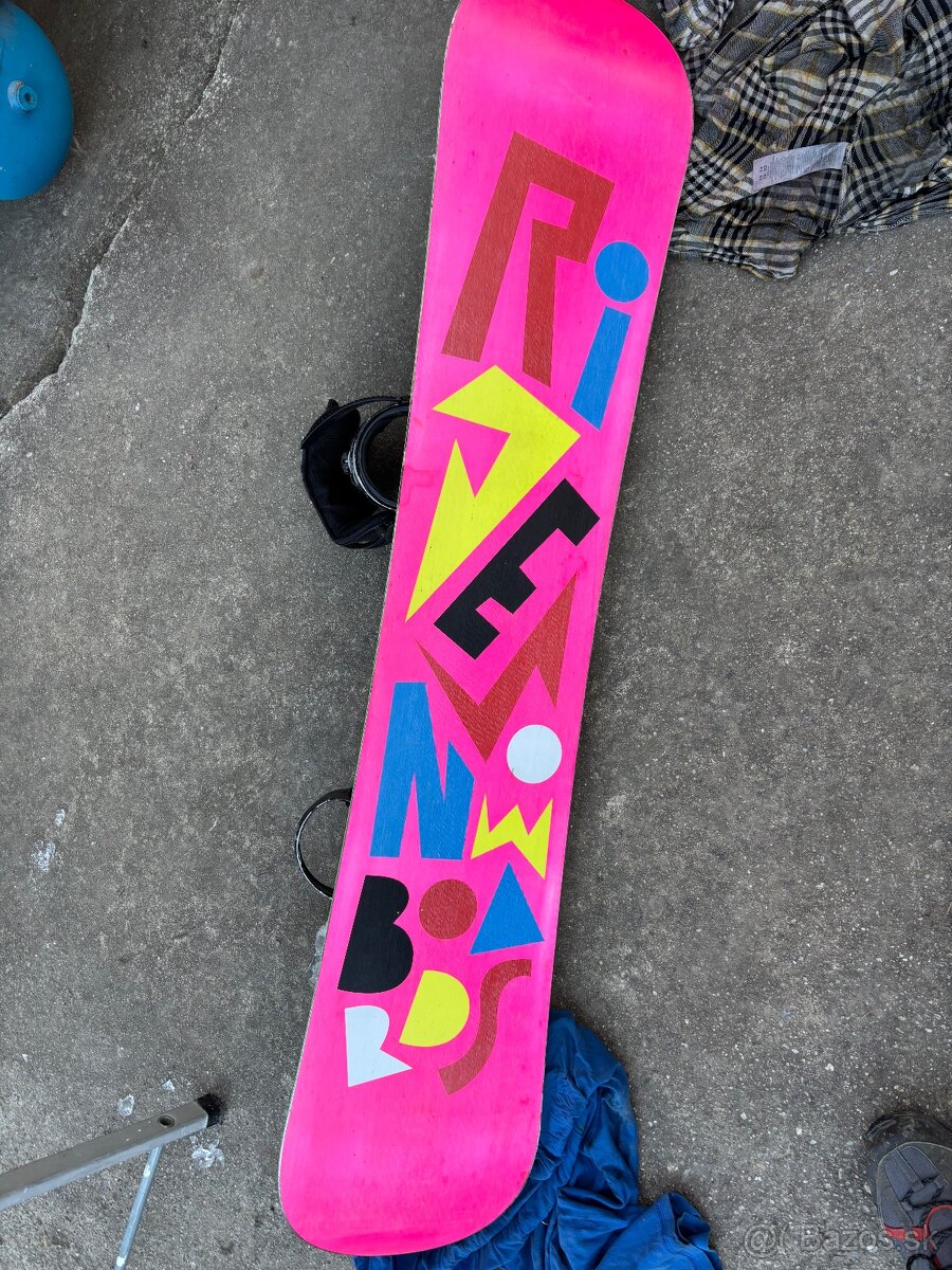 Snowboard Gravity lowride135cm + topánky Burton Mint 38