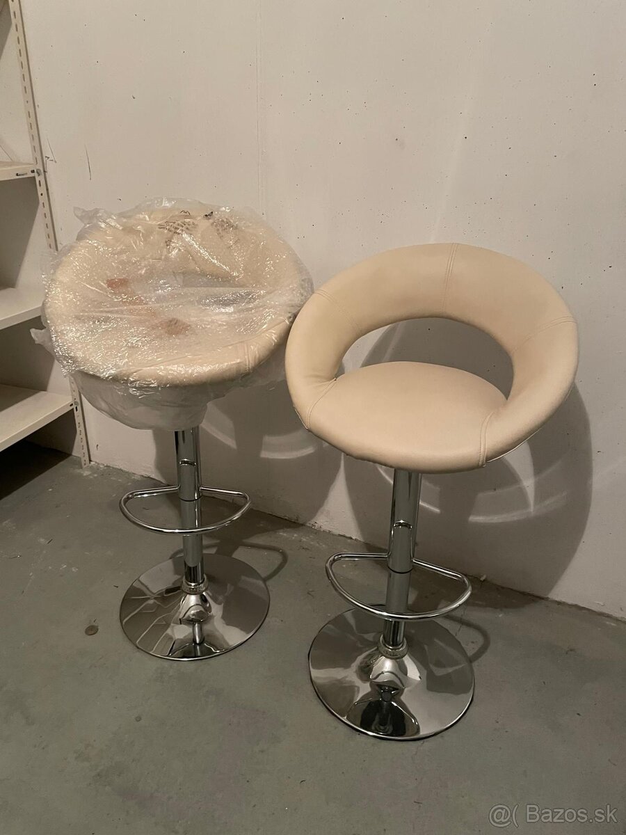 Predám dve barové stoličky