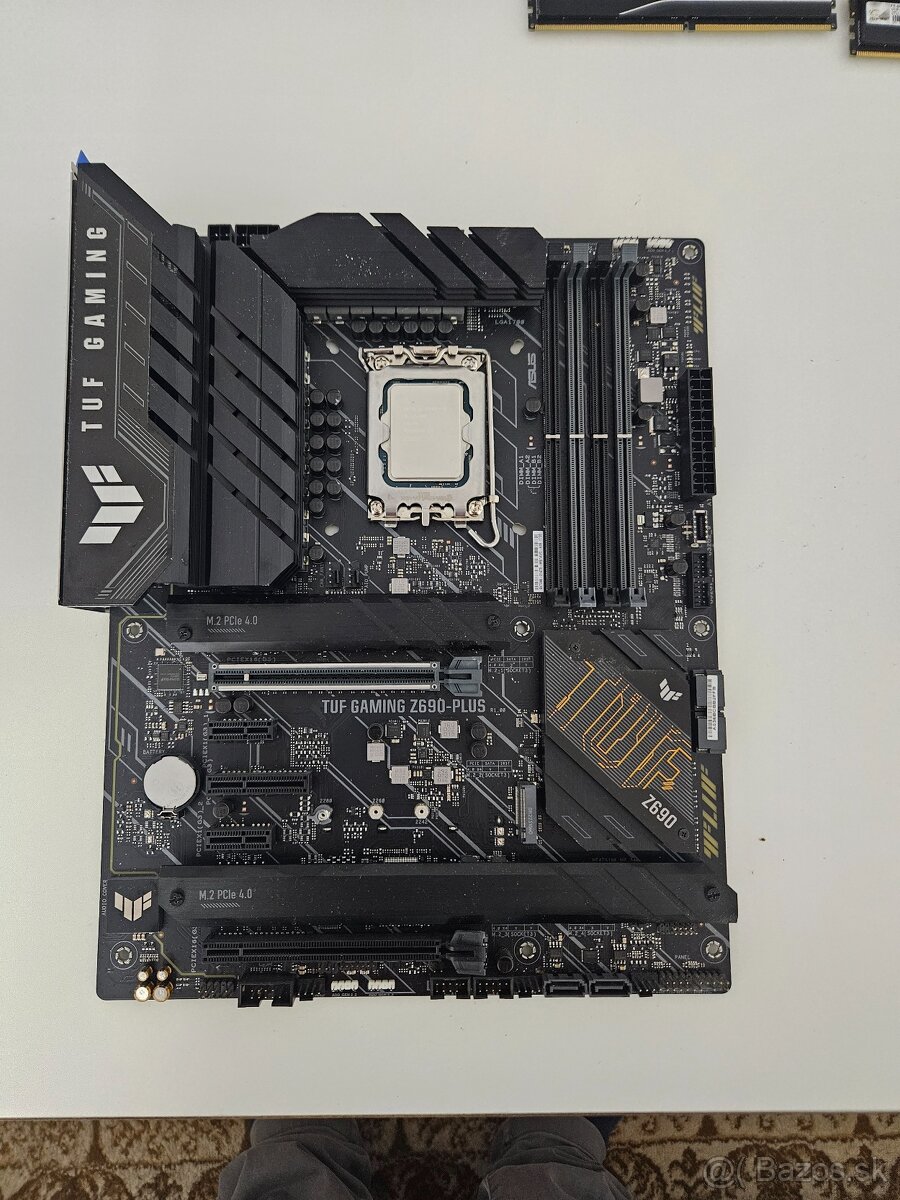 Predám Asus z690, lga 1700, ddr5