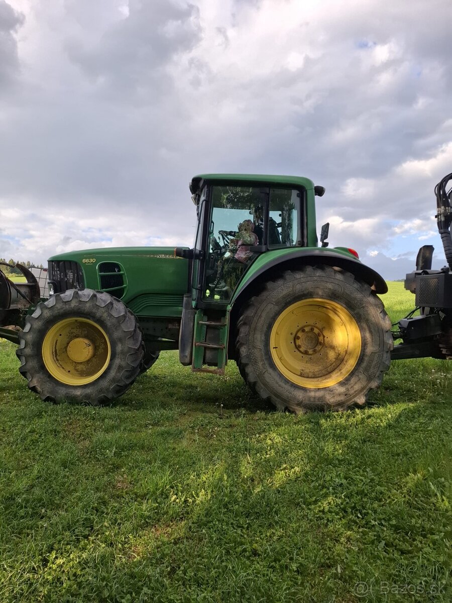 John deere. + Vyvozka palms+ nisula hlavica