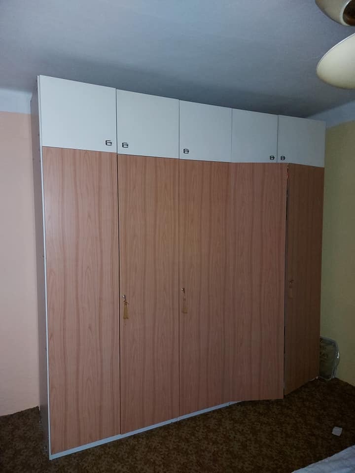 Šatníková skriňa