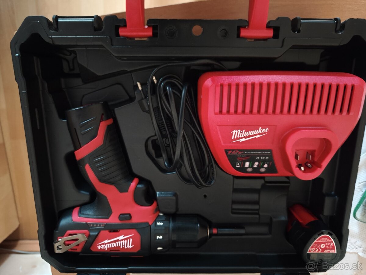 Predám aku Milwaukee M12 BDD 202.C