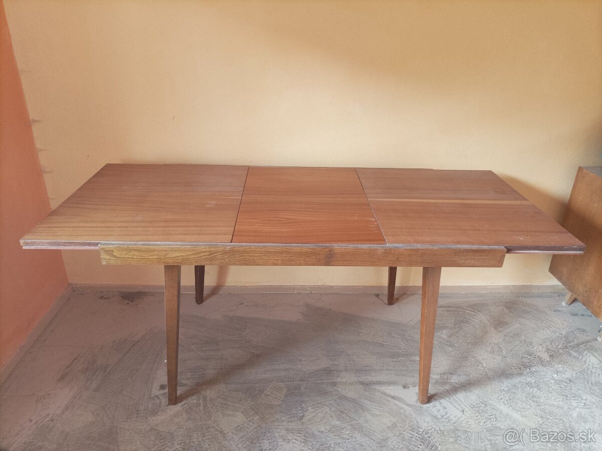 Retro rozkladací stôl