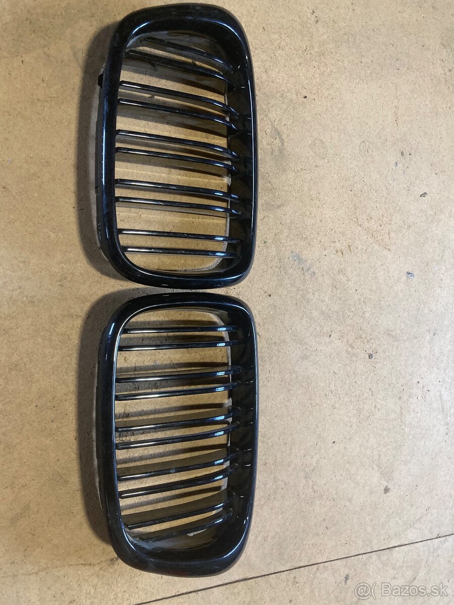 Predné nove mriežky/maska bmw e39 vzor m5